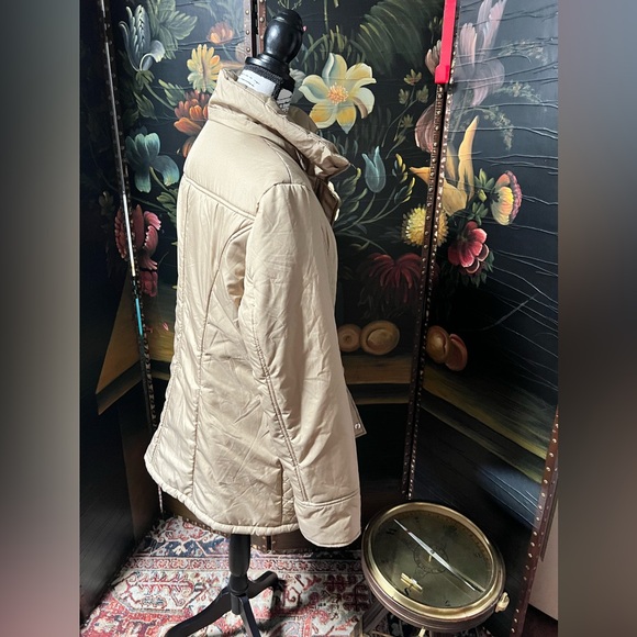 Women's Quilted Tan Jacket - Picture 6 of 12